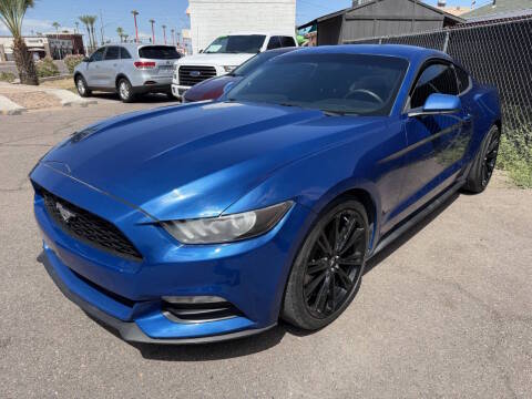2017 Ford Mustang V6 RWD photo