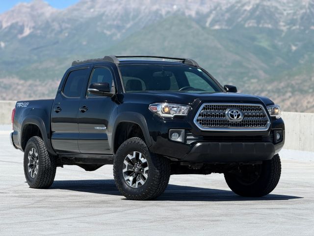 2017 Toyota Tacoma TRD Off Road 4WD photo