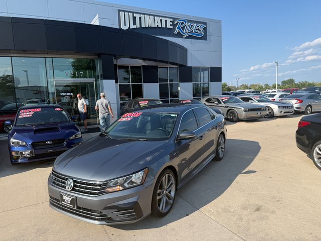2017 Volkswagen Passat R-Line w/Comfort Pkg FWD photo