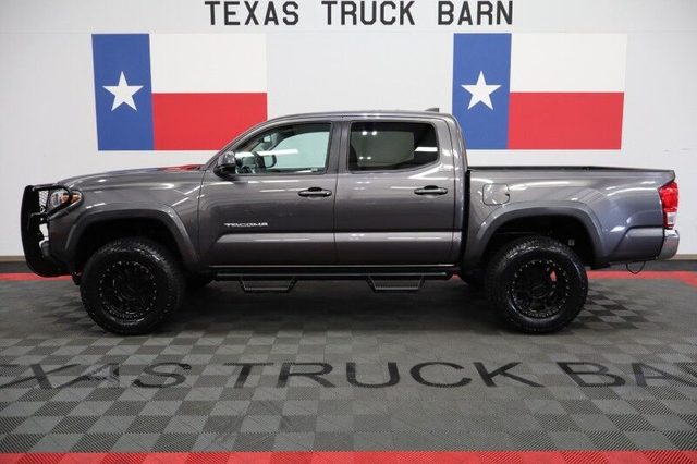 2017 Toyota Tacoma SR5 RWD photo