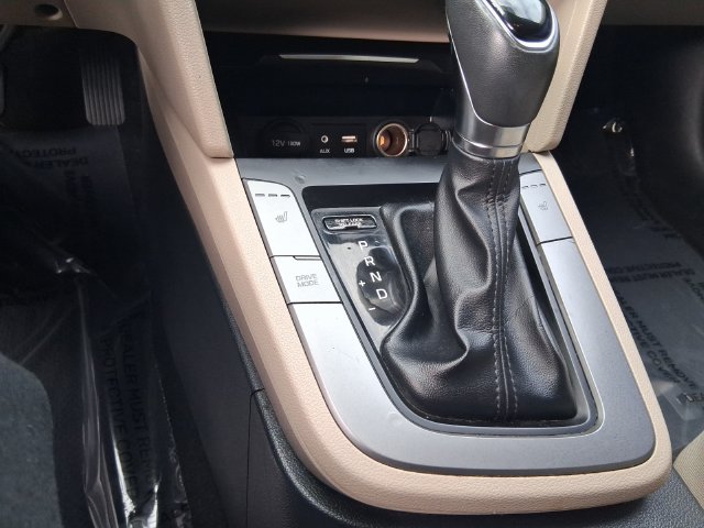 2017 Hyundai Elantra Value Edition FWD photo