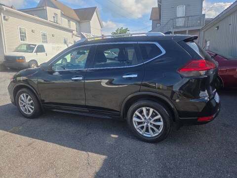 2017 Nissan Rogue SV FWD photo