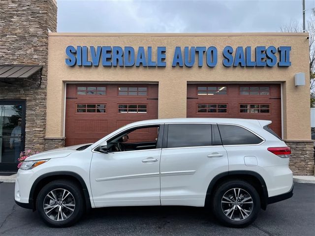 2017 Toyota Highlander LE AWD photo
