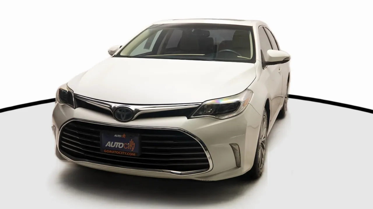 2017 Toyota Avalon Hybrid Limited FWD photo