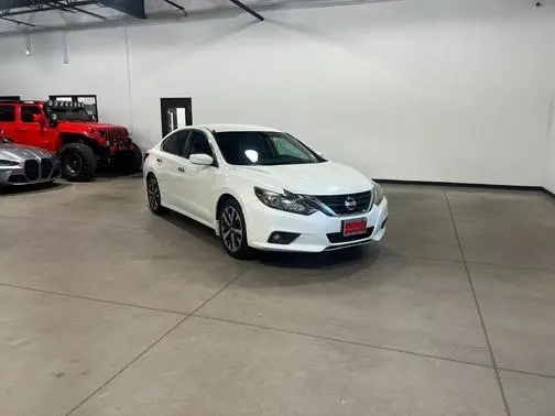 2017 Nissan Altima 2.5 SR FWD photo