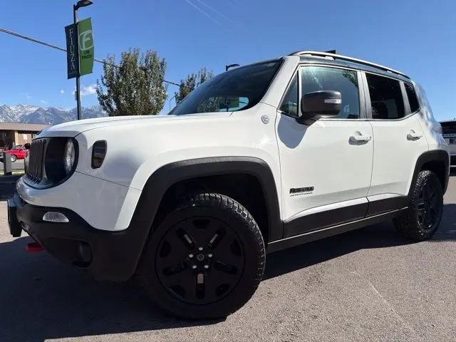 2017 Jeep Renegade Deserthawk 4WD photo