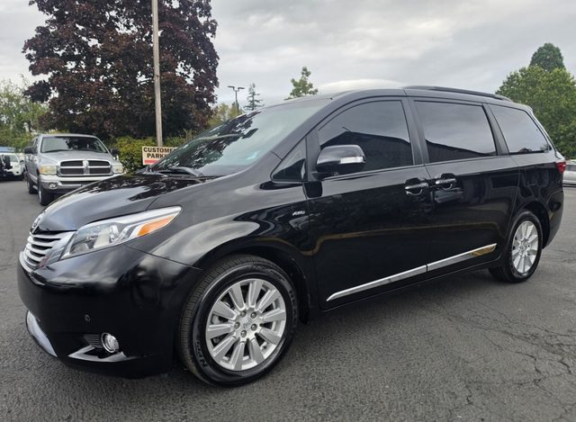 2017 Toyota Sienna XLE AWD photo