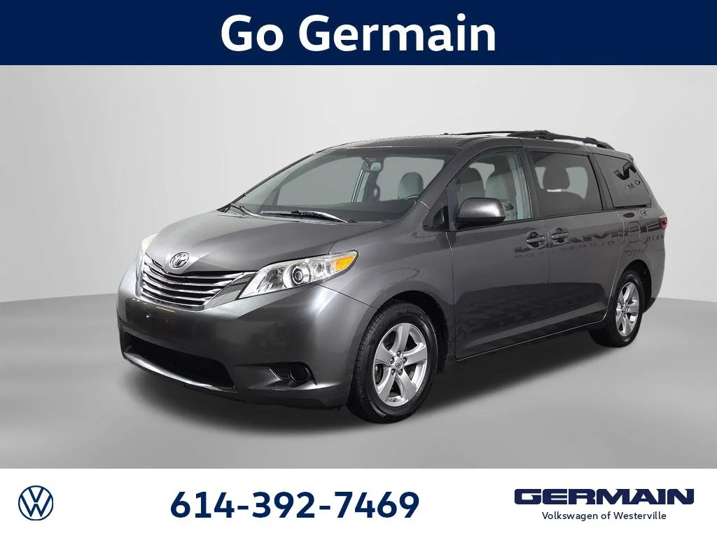2017 Toyota Sienna LE FWD photo