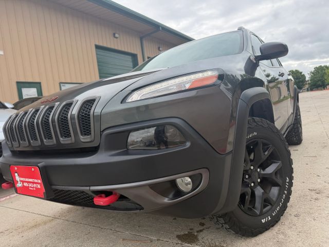 2017 Jeep Cherokee Trailhawk 4WD photo