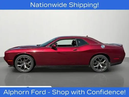2017 Dodge Challenger SXT Plus RWD photo
