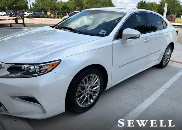 2017 Lexus ES ES 300h FWD photo