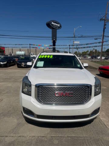 2017 GMC Yukon XL Denali RWD photo