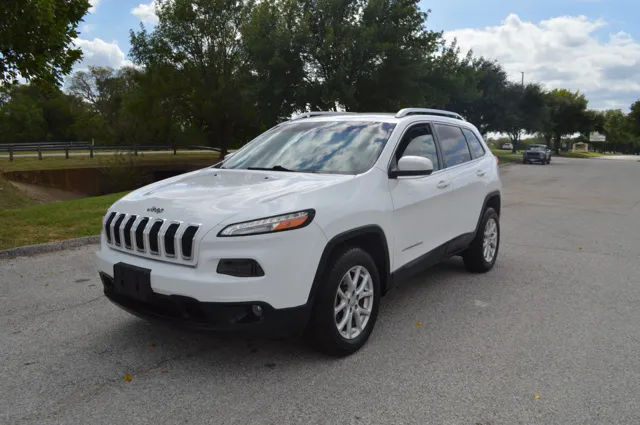 2017 Jeep Cherokee Latitude 4WD photo