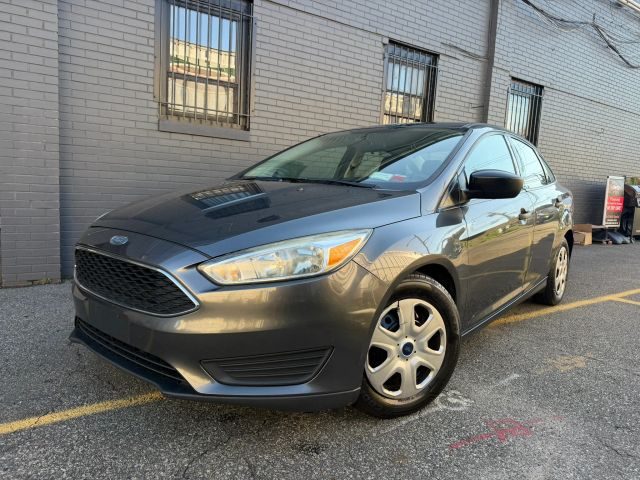 2017 Ford Focus S FWD photo