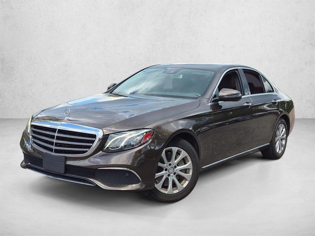 2017 Mercedes-Benz E-Class E 300 Luxury RWD photo