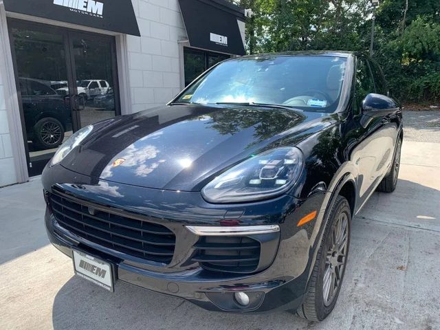 2017 Porsche Cayenne S E-Hybrid AWD photo