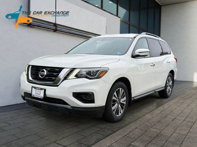 2017 Nissan Pathfinder S 4WD photo