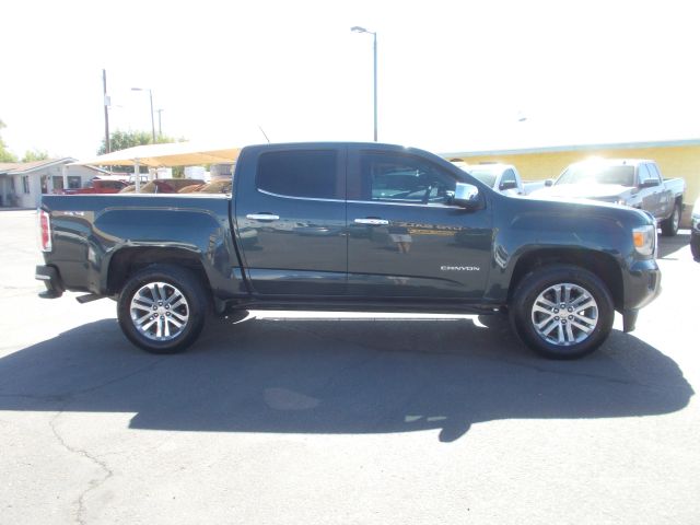 2017 GMC Canyon 4WD SLT 4WD photo