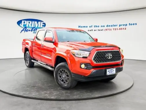 2017 Toyota Tacoma SR5 4WD photo