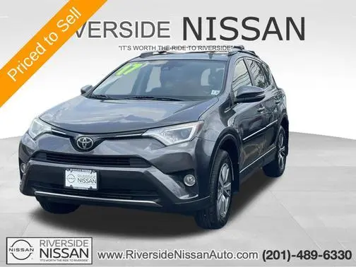 2017 Toyota RAV4 XLE AWD photo