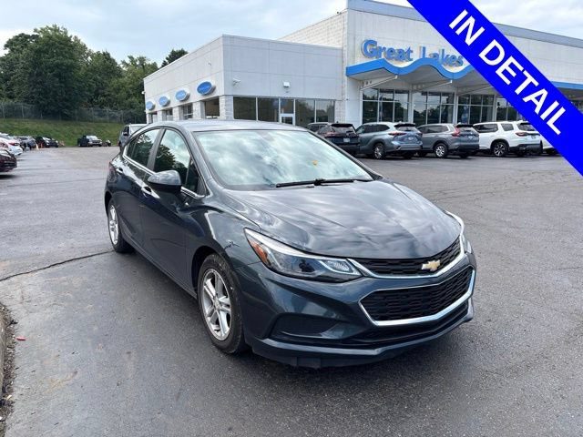 2017 Chevrolet Cruze LT FWD photo
