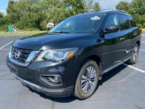 2017 Nissan Pathfinder SL 4WD photo