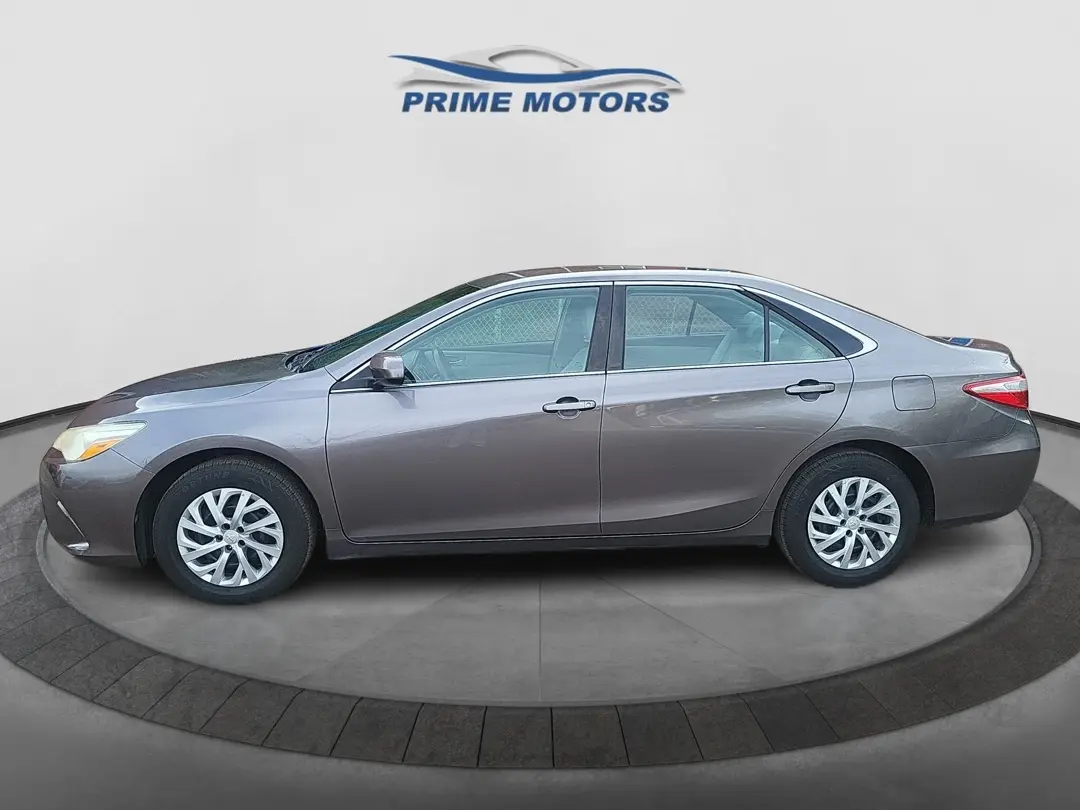 2015 Toyota Camry LE FWD photo