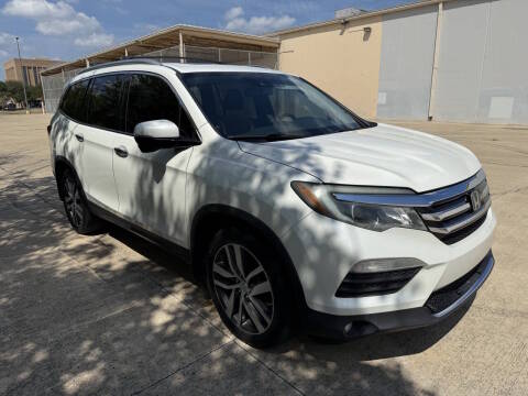 2017 Honda Pilot Touring AWD photo
