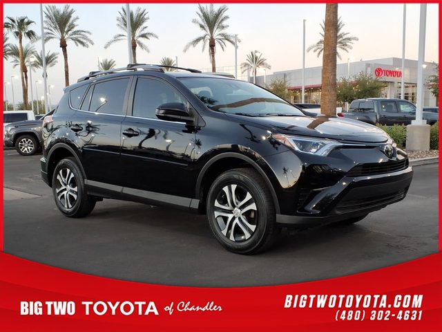 2017 Toyota RAV4 LE FWD photo
