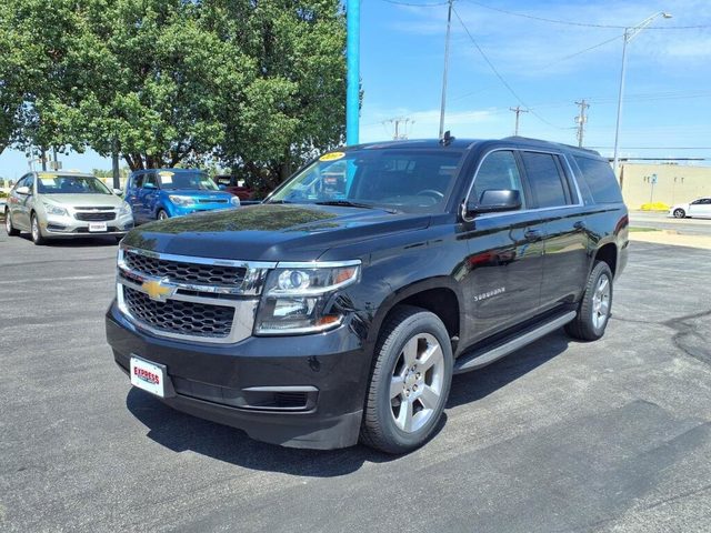 2017 Chevrolet Suburban LT 4WD photo