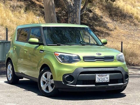 2017 Kia Soul Base FWD photo