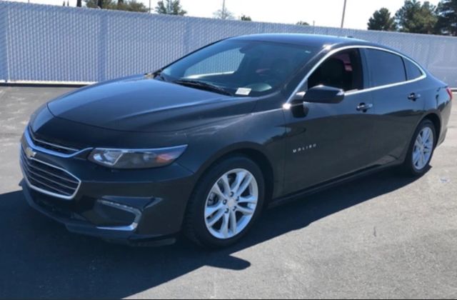 2017 Chevrolet Malibu LT FWD photo