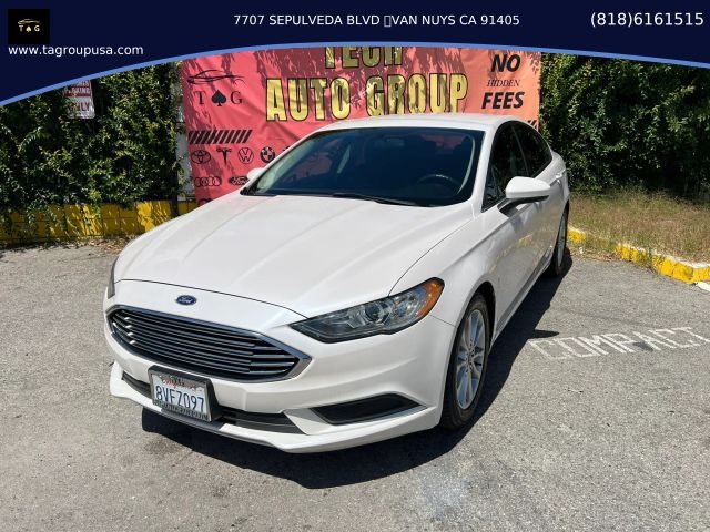 2017 Ford Fusion SE FWD photo