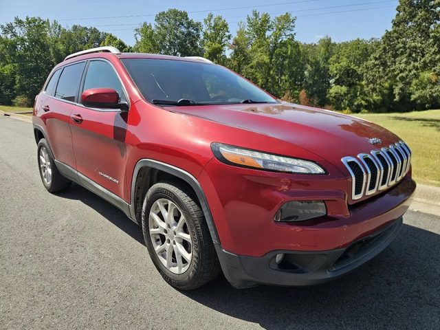 2017 Jeep Cherokee Latitude FWD photo
