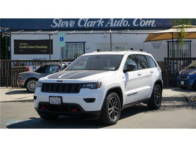 2017 Jeep Grand Cherokee Trailhawk 4WD photo