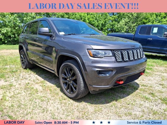 2017 Jeep Grand Cherokee Altitude 4WD photo