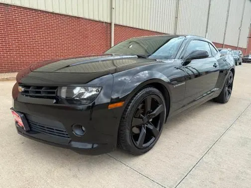 2015 Chevrolet Camaro LT RWD photo
