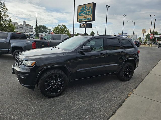 2017 Jeep Grand Cherokee Altitude 4WD photo