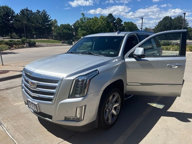 2017 Cadillac Escalade Luxury 4WD photo