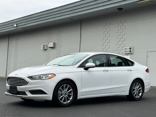 2017 Ford Fusion SE FWD photo