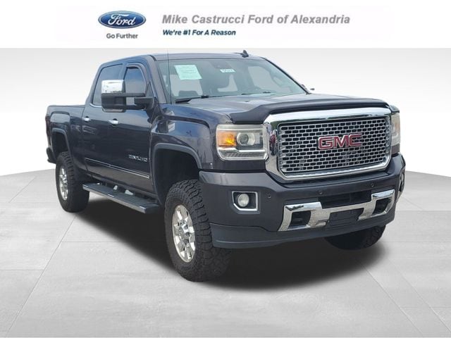 2015 GMC Sierra 2500HD Denali 4WD photo