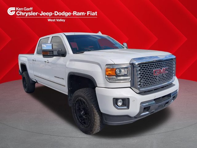 2017 GMC Sierra 2500HD Denali 4WD photo