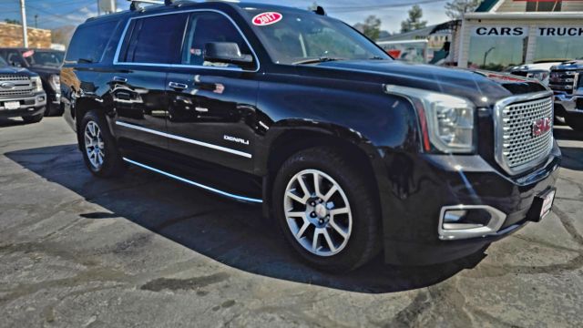 2017 GMC Yukon XL Denali 4WD photo