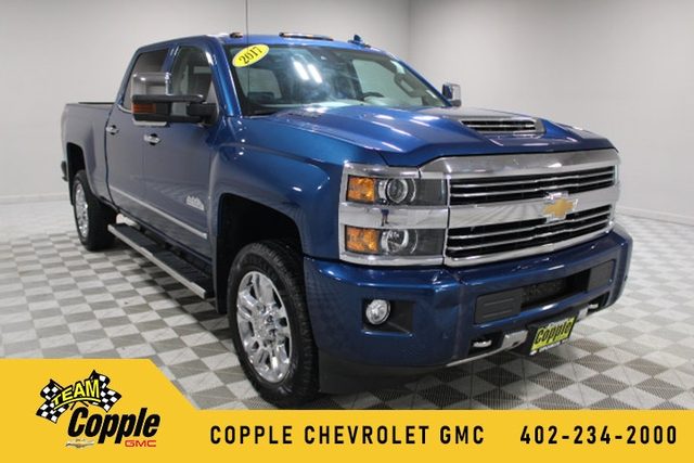 2017 Chevrolet Silverado 2500HD High Country 4WD photo