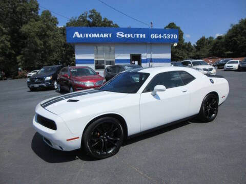 2017 Dodge Challenger SXT RWD photo