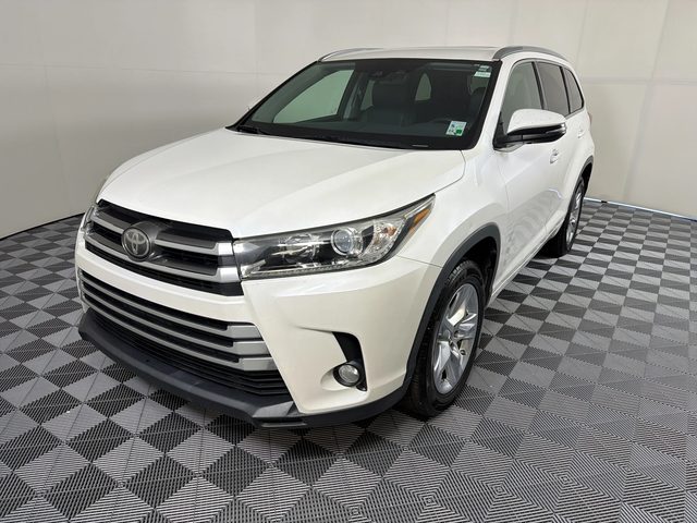 2017 Toyota Highlander Limited FWD photo