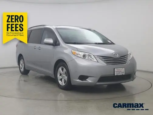 2017 Toyota Sienna LE FWD photo