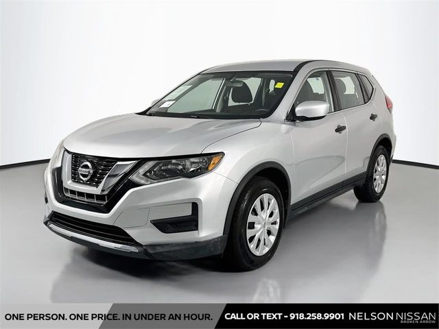 2017 Nissan Rogue S FWD photo