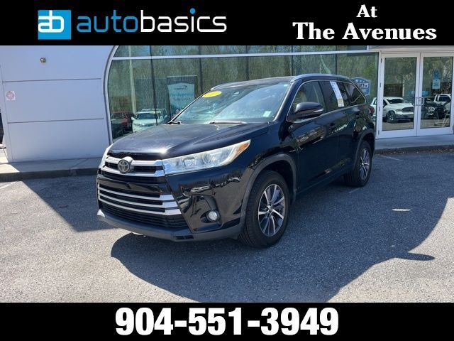 2017 Toyota Highlander XLE FWD photo