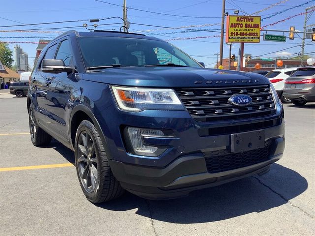 2017 Ford Explorer XLT 4WD photo